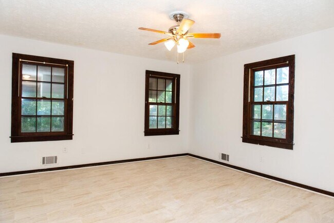 Building Photo - 8188 Webb Rd