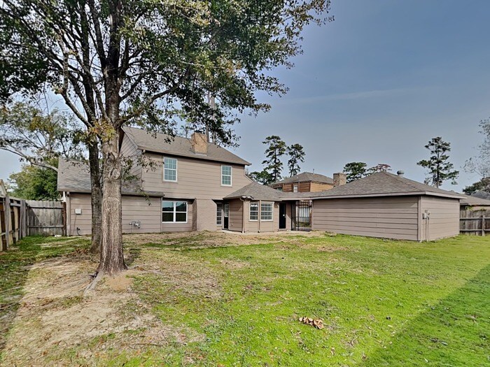 Building Photo - 7726-7712 12 Fairway Ln