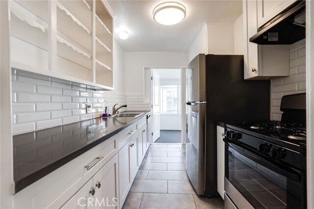 Building Photo - 1014 E Carson St