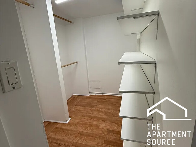 Building Photo - 3318 W Pierce Ave