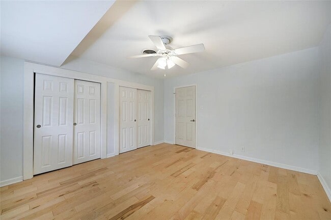 Building Photo - 5330 Balcones Dr