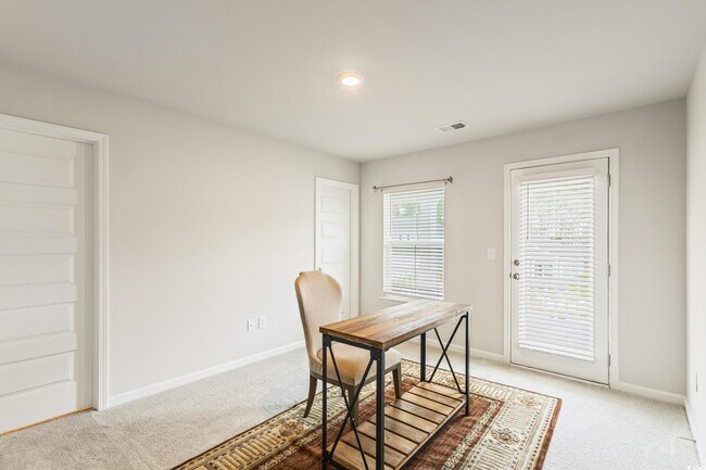 Building Photo - 5822 Whitebark Dr