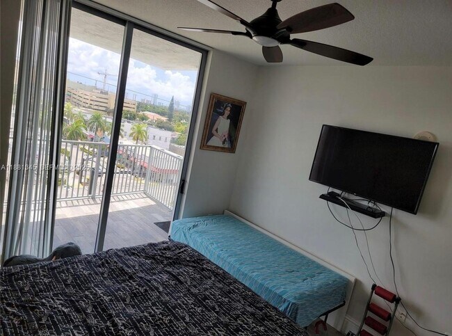 Building Photo - 140 S Dixie Hwy