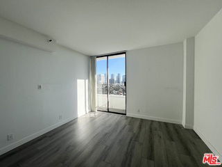 Building Photo - 10390 Wilshire Blvd