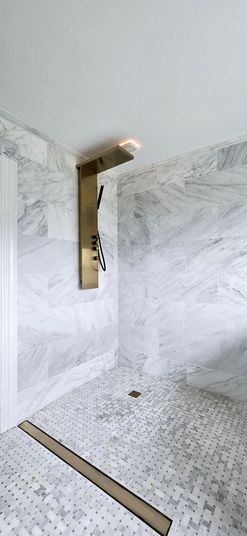 Building Photo - Beautiful waterfront Chateau. Short Term Retreat