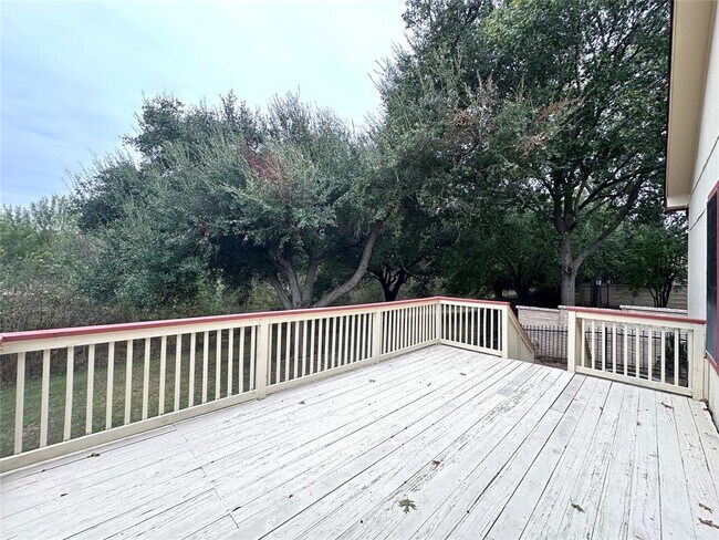 Building Photo - 2105 Cervin Blvd