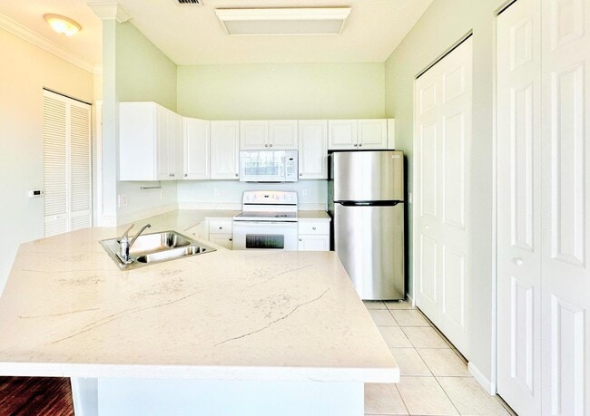 Building Photo - 4600 SW 160th Ave