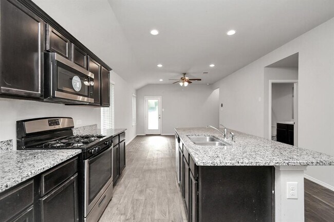 Building Photo - 9882 Laurel Lake Dr