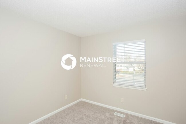 Building Photo - 4 Bedroom Pet-Friendly Home in Charlotte, NC with Main Street Renewal