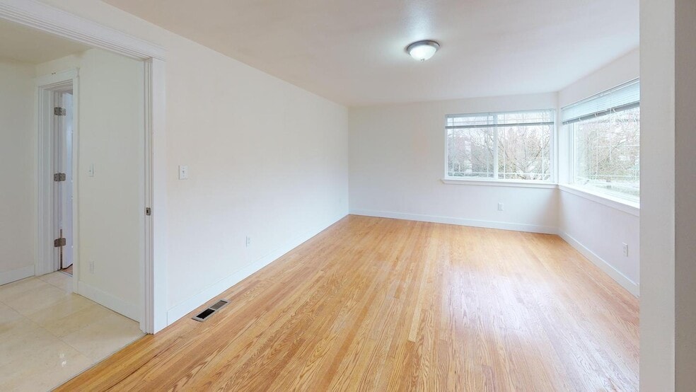 Building Photo - 4356 Cheasty Blvd S