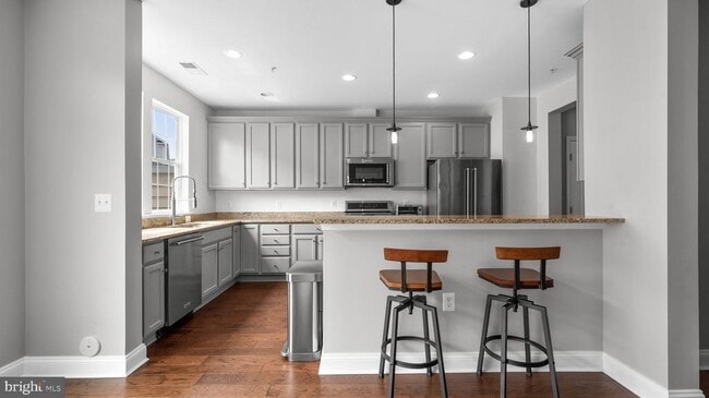 Building Photo - 7674 Maple Lawn Blvd