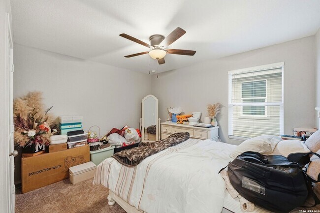 Building Photo - 140 Maverick Cv