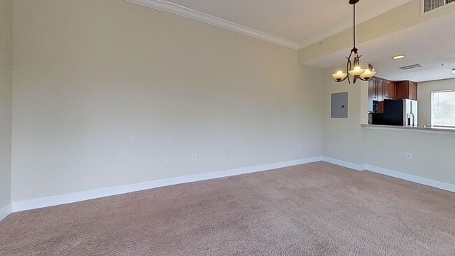 Building Photo - Beautiful Townhouse Style Apartment availa...