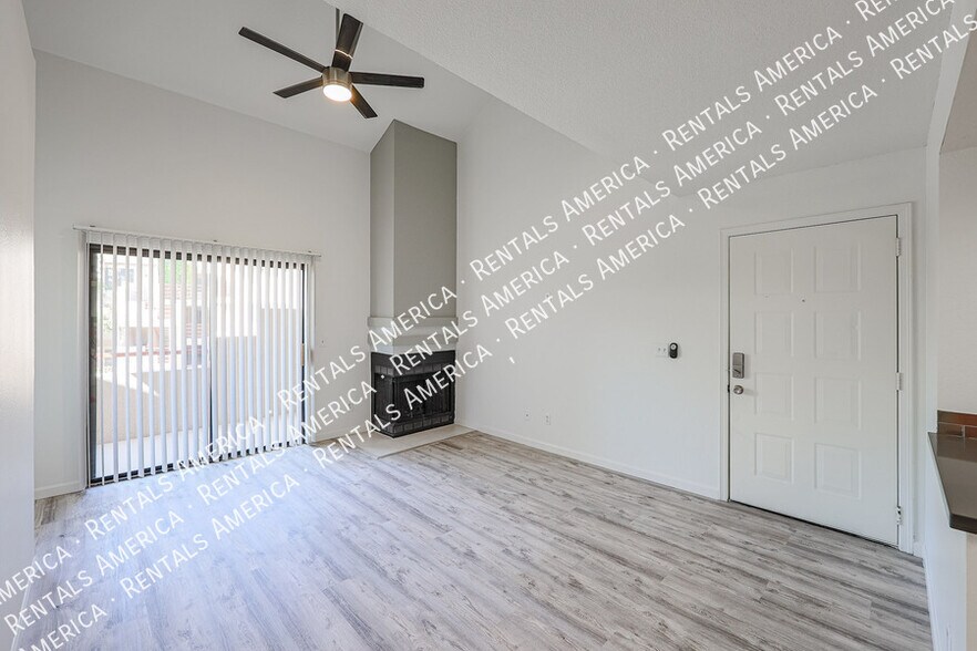 Building Photo - 4850 E Desert Cove Ave