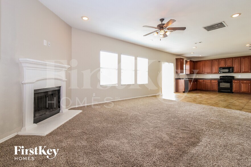 Building Photo - 1636 Grassy View Dr