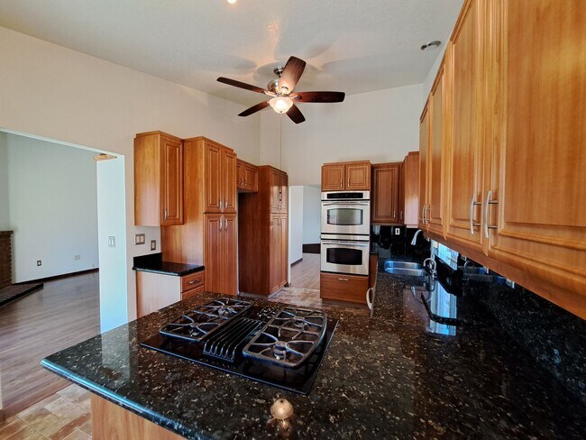 Building Photo - 143 Buttercup Cir