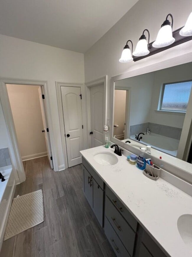 Building Photo - Spacious 5 Bedroom Home in Lake Haven – Zachary, LA