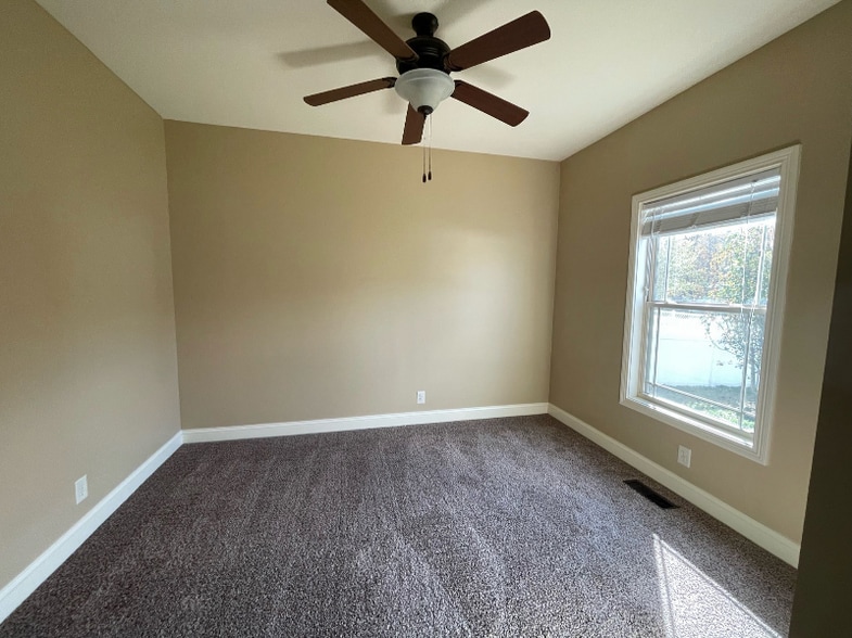 Building Photo - 660 Richards Dr