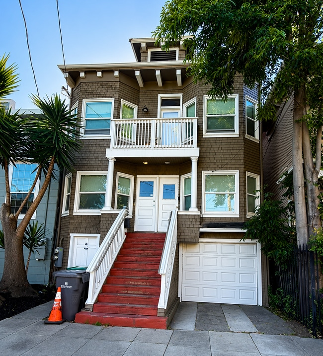 Building Photo - 2533-2535 Filbert Street