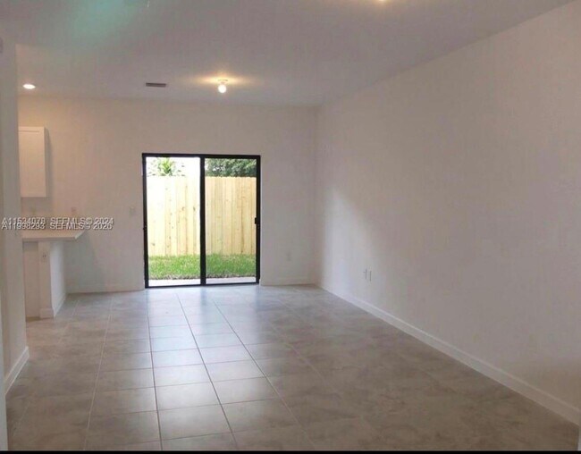Building Photo - 407 NE 208th Terrace