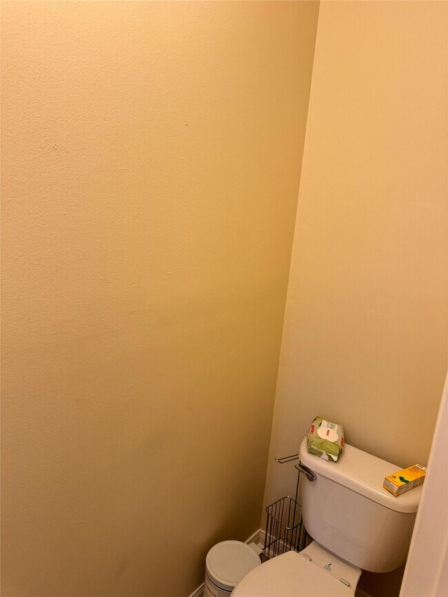 Building Photo - 835 Dracena Ct