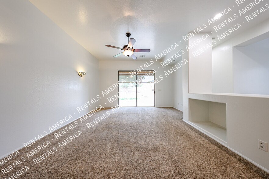 Building Photo - 6274 S View Ln