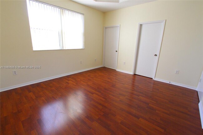 Building Photo - 3157 SW 153rd Ct
