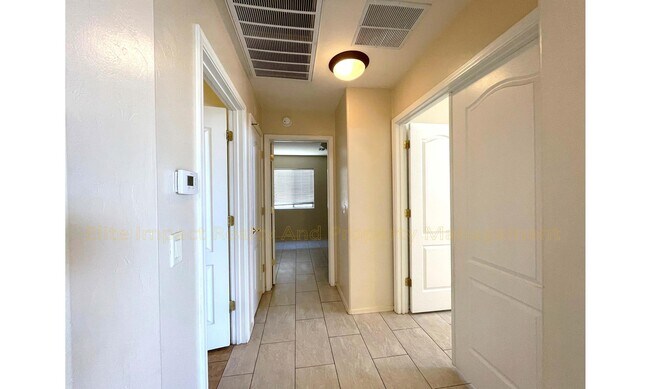 Building Photo - 10844 S Lake Gambusi Dr