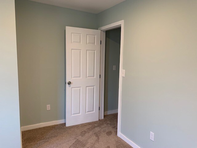 Building Photo - 412 Mistletoe St