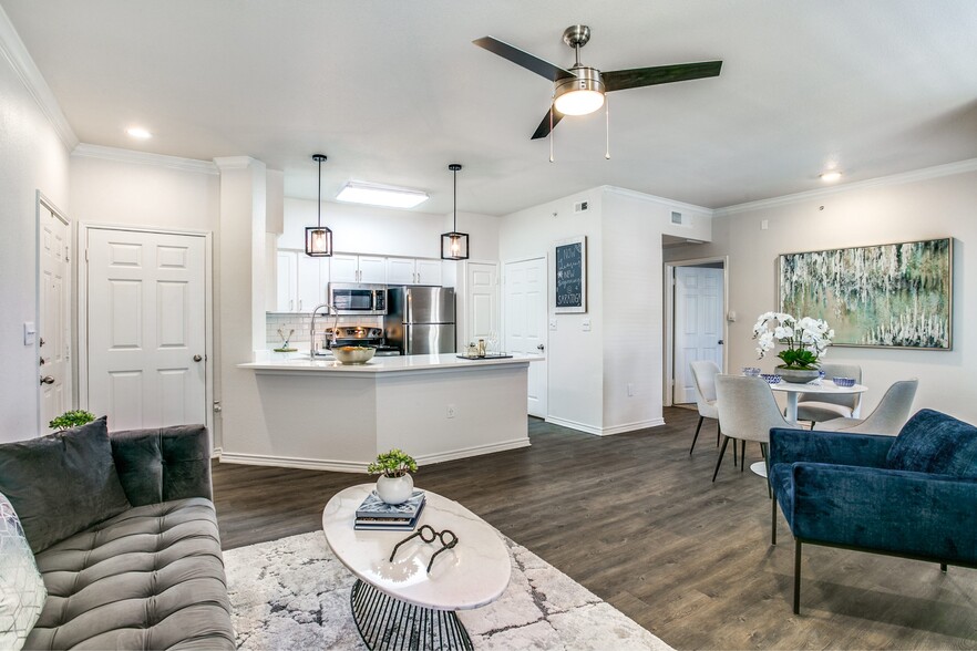 Building Photo - Saratoga