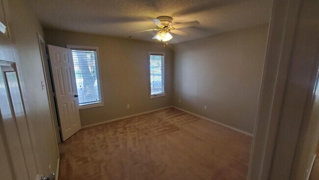 Building Photo - Spacious Townhome Southwest Lubbock