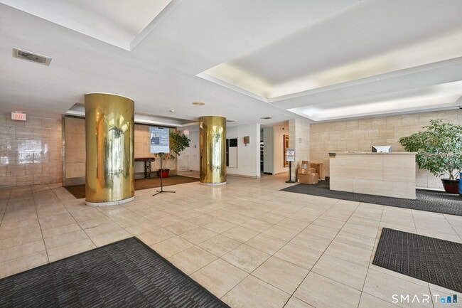 Building Photo - 60 Strawberry Hill Ave