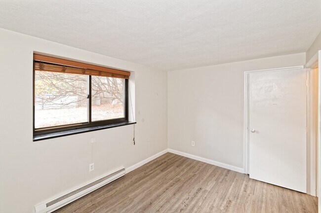 Building Photo - 1325 Worcester Rd