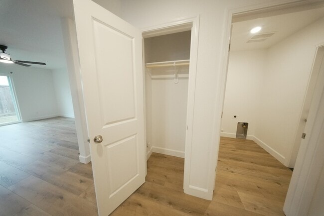 Building Photo - 547 Virginia Ave