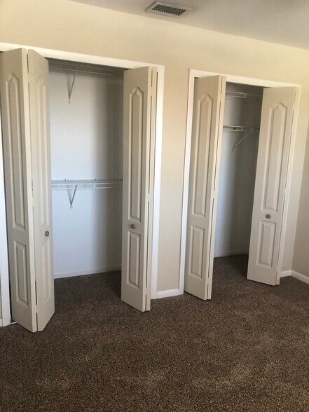 master closet - 1303 SW 16th Ter