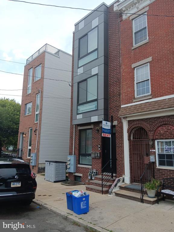 Building Photo - 431 W Berks St