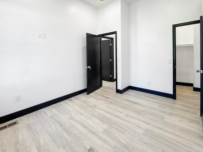 Building Photo - 2325 Reisterstown Rd