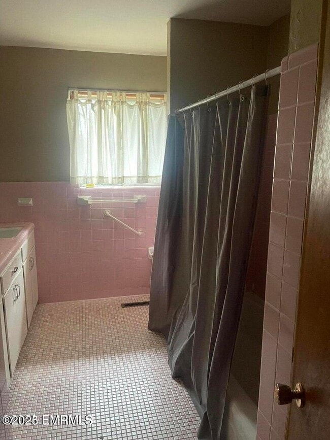Building Photo - 4929 Poplar Springs Dr