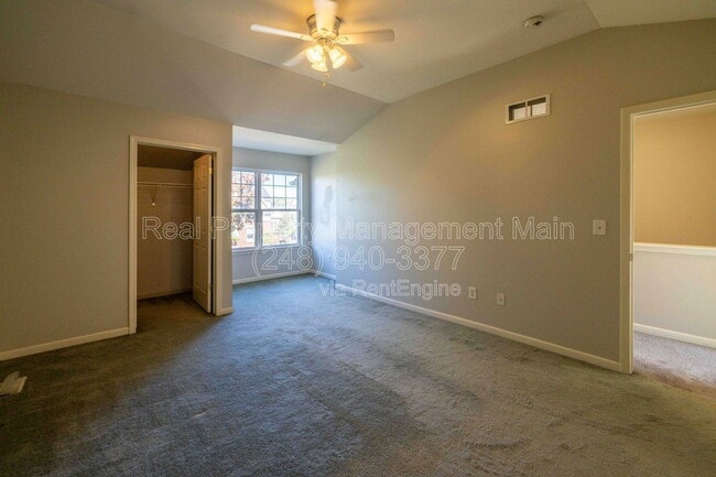 Building Photo - 264 E Palmer St