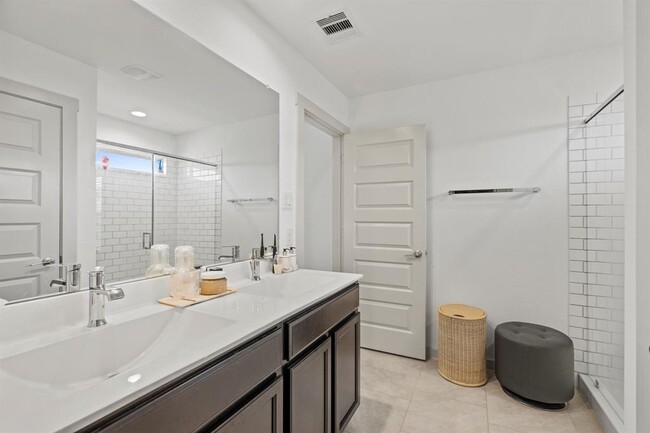 Building Photo - 29407 Ella Larchmont Ct