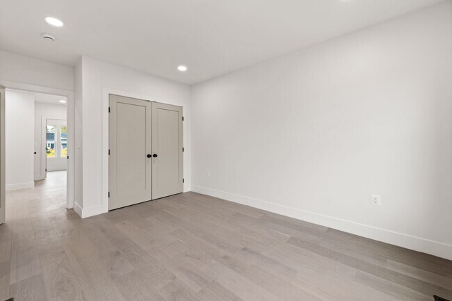 Building Photo - DC1026