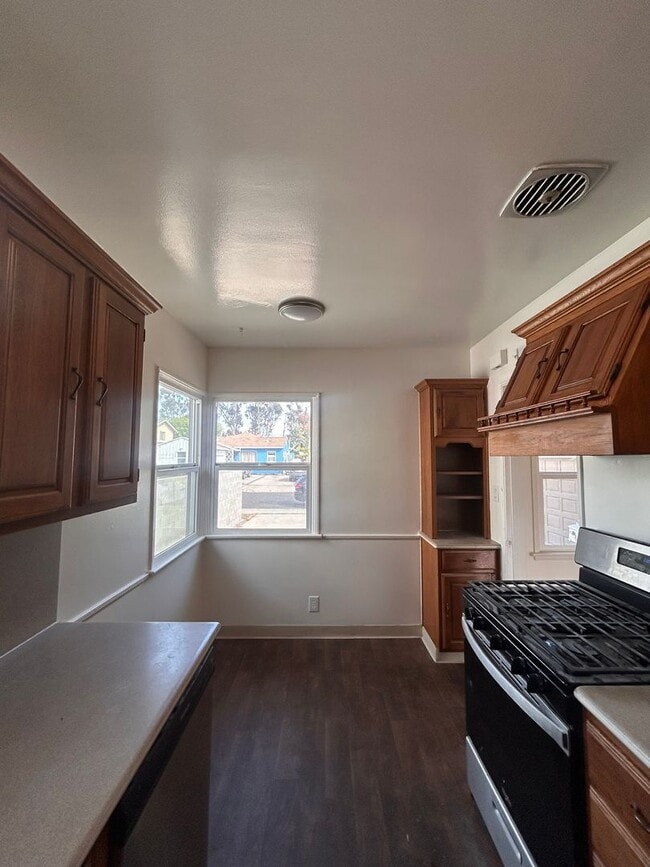 Building Photo - 13215