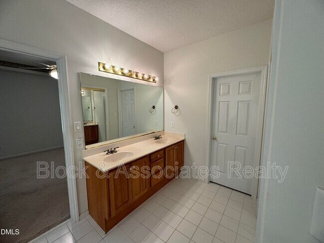 Building Photo - 111 Ayelsford Dr