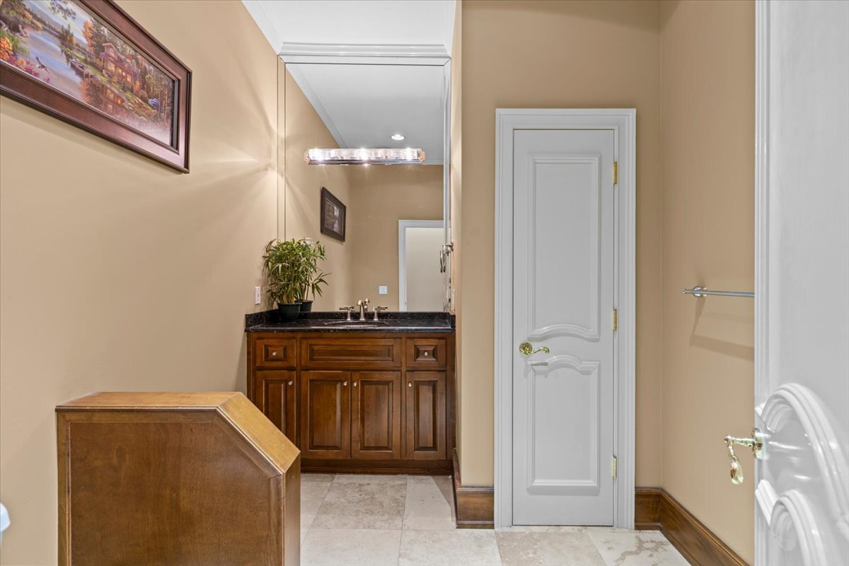 Building Photo - 200 Asphodel Dr