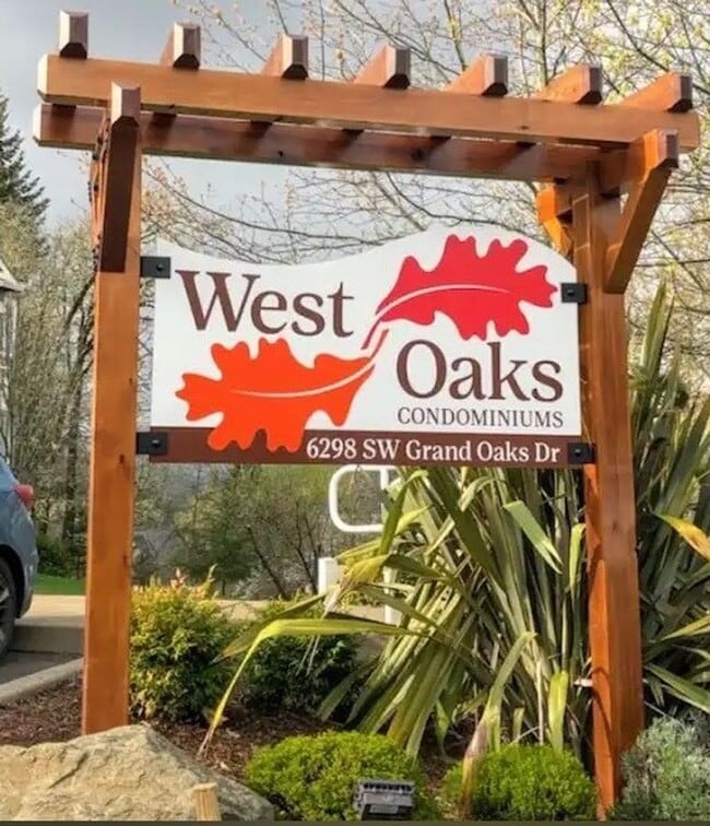 Building Photo - Beautiful 1 Bedroom 1 Bath Condo Located in Grand Oaks!