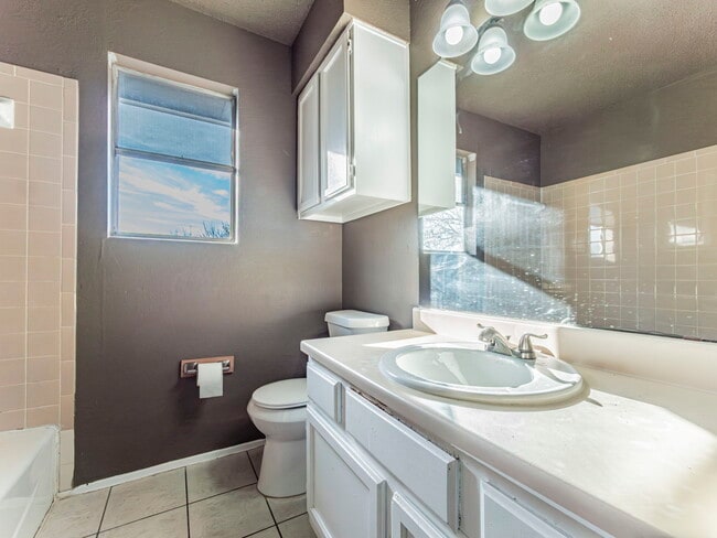 Building Photo - 13806 Letti Ln