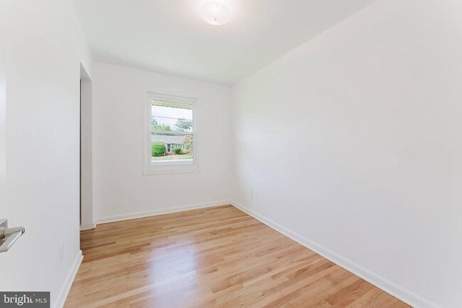 Building Photo - 10914 Woodhaven Dr
