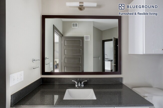 Building Photo - 2910 E 17th St