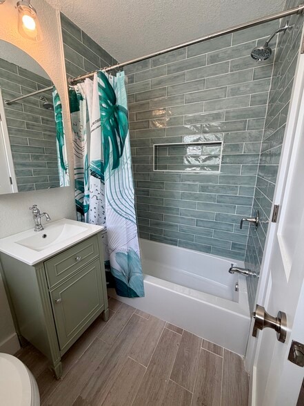 Building Photo - 154 147th Ave E