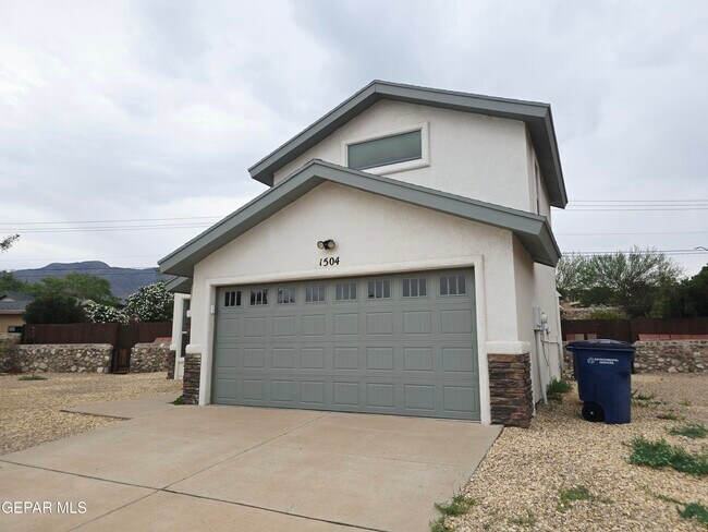 Building Photo - 1504 Bill Mueller Pl